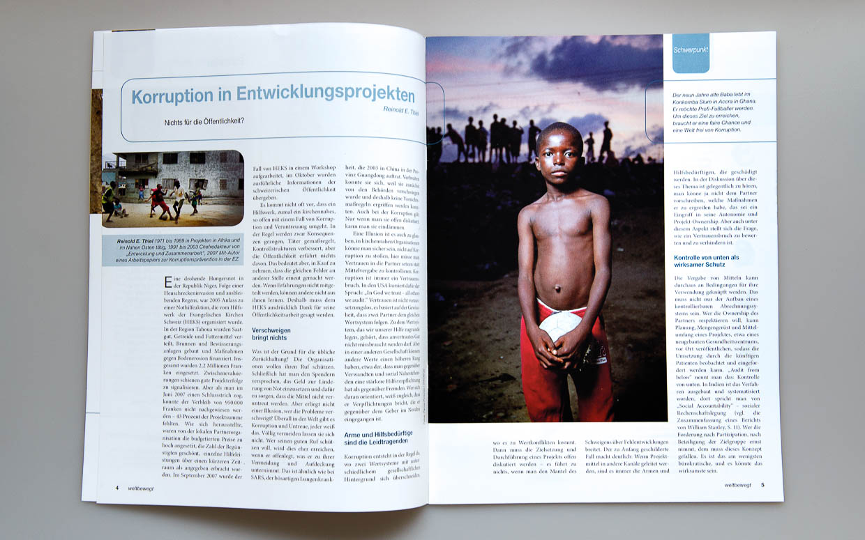 Neue Medien für Kirche und Gemeinden: Innenseiten der Zeitschrift „weltbewegt“, Oekumenewerks der Nordkirche © A. Salomon-Prym (prohibited for AI/ML training) Broschueren, Broschüre, church, Deutschland, evangelisch, germany, Glaube, Gläubige, Hamburg, Information, kirchlich, Lutherisch, Magazin, Medien, Medienwerk, Norddeutschland, Nordkirche, Öffentlichkeitsarbeit, publicity, weltbewegt, weltweit