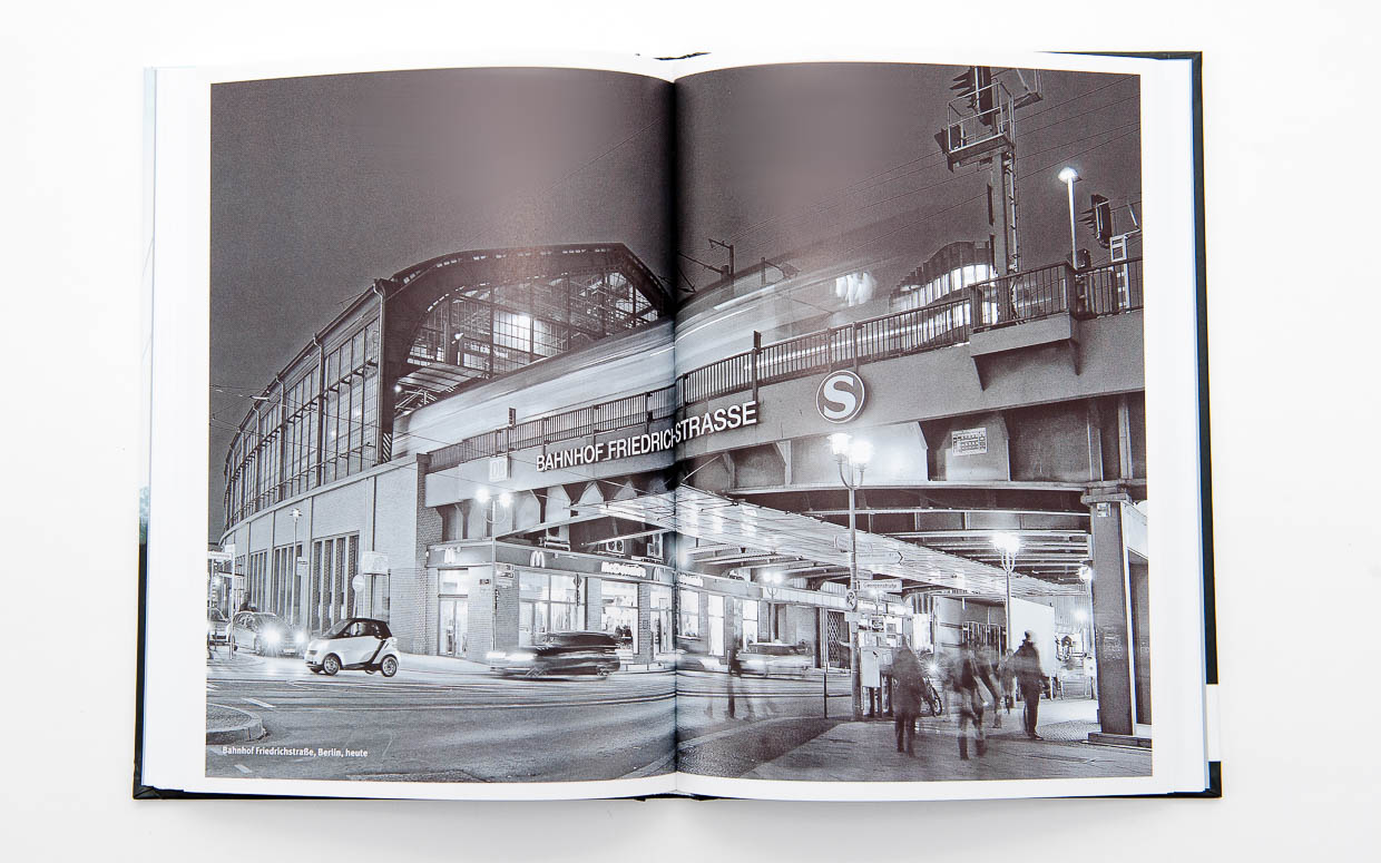 Einsteigen, bitte! – Eine literarisch-fotografische Entdeckungsreise, VBN Verlag Berlin, Gestaltung: A. Salomon-Prym (Prohibited for AI/ML training) Bahn, Bahnhoefe, Bildkalender, Buch, Buchgestaltung, DB, DB Station & Service AG, Deutsche Bahn, Deutschland, Editorialdesign, Foto, Fotoaufnahmen, fotografieren, German Railway, Germany, Geschichten, Kurzgeschichten, mobil, mobility, railway, railway station, reisen, SALOMON-PRYM, train, travel, Zug, Zugreise